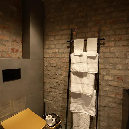 M22 Apartment