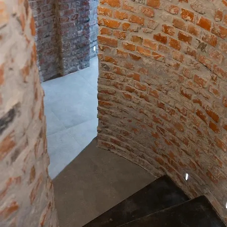 M22 Apartment